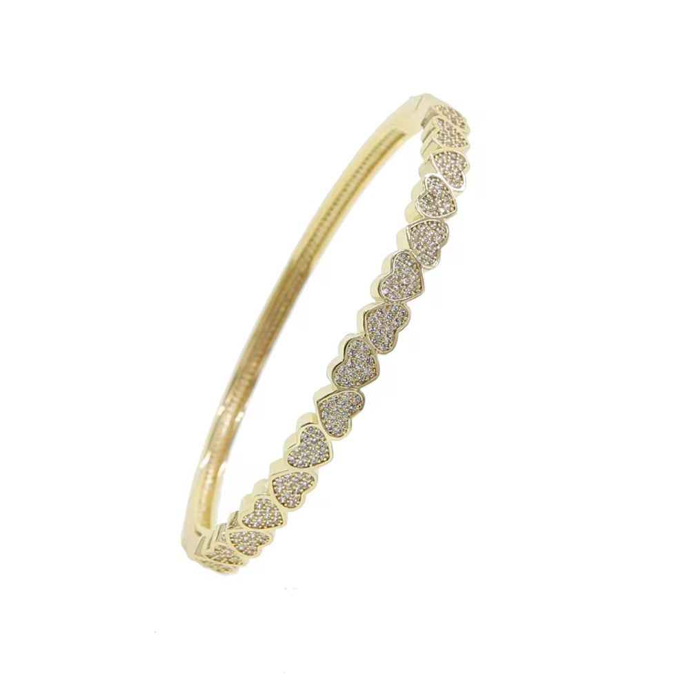Heartline bangle in gold